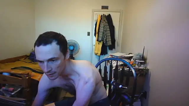 JohnnyMoves webcam