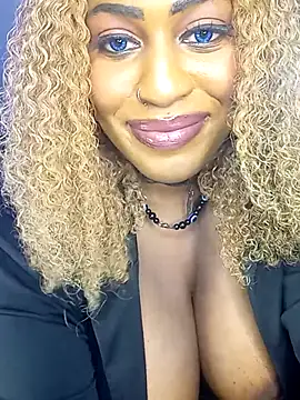 AmazonianMistress webcam