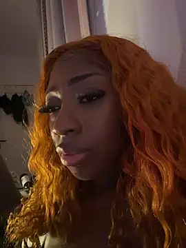 Nina_Velveta