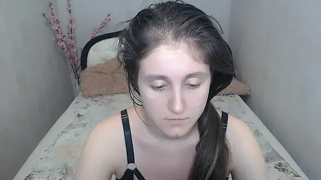 Holliy_Cooper live cam on StripChat
