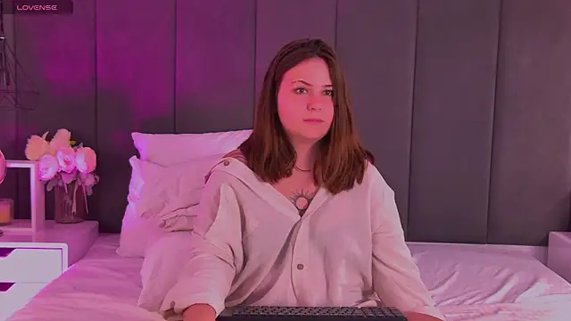 mireyalin - MireyaLin's free webcam - UK Sex Cams