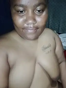 ChubbyMidgetxxx19 webcam