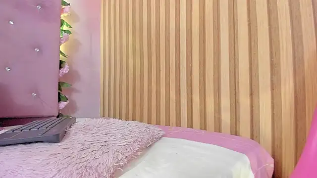 lovely__kiss__ live cam on StripChat
