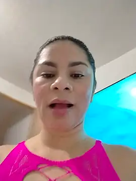 luna_pinky live cam on StripChat
