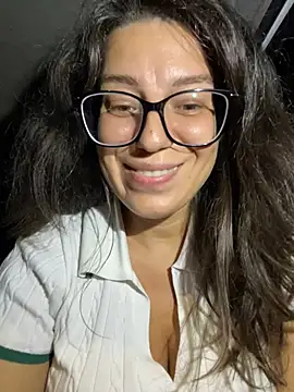 NadiraNoor webcam