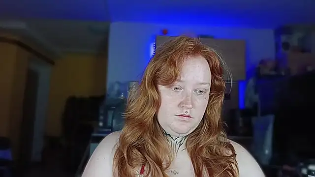 CURVYSAKURA webcam