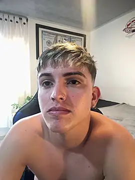 Lucas_Venom webcam