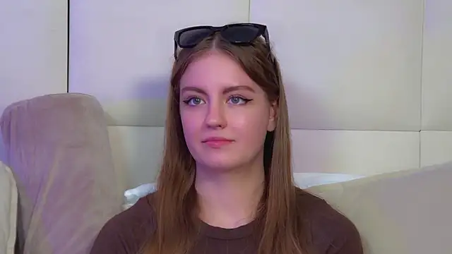 SofiaSarvains webcam