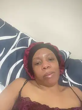 NAUGHTYSHALOTXX webcam