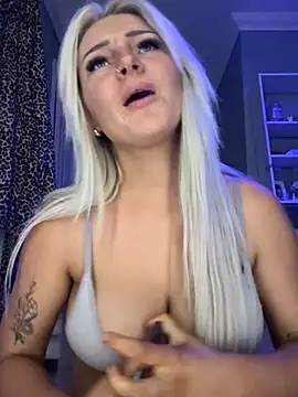 BlondieMbaddie webcam