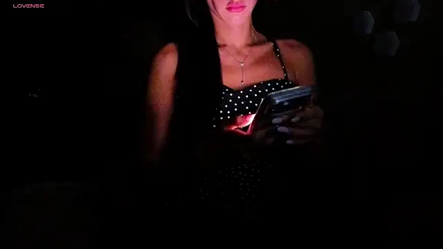 Arina_Bloom live cam on StripChat