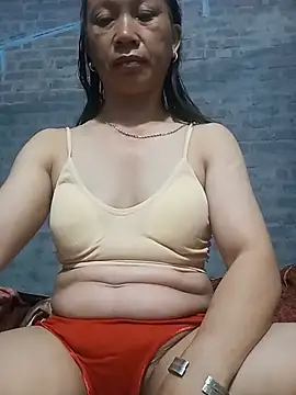 Heli_pusy live cam on StripChat