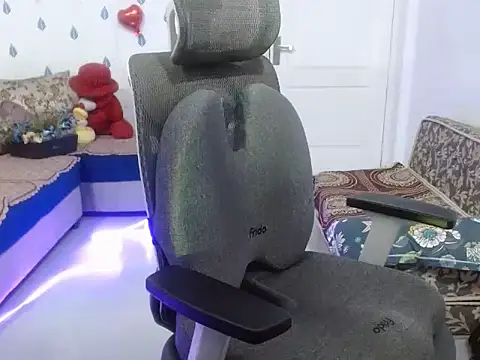 KissMeSlow_ webcam