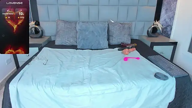 Your_Lady_Milf webcam