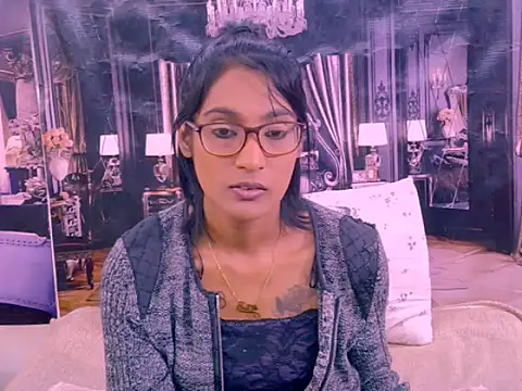 IndianRebel4u2Luv webcam