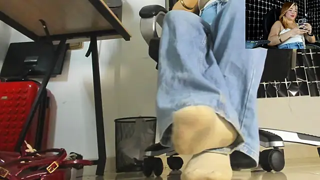 MissAlmaFenix webcam