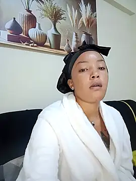 BeautifulGia webcam