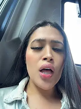 Sara_fun live cam on StripChat