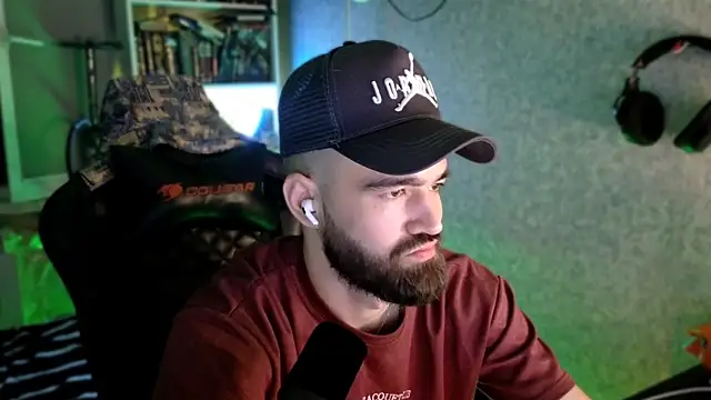 _Serious_Man webcam
