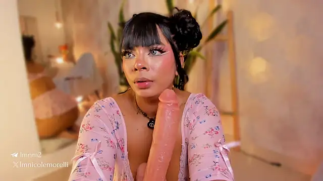 nicolemorelli2's live room