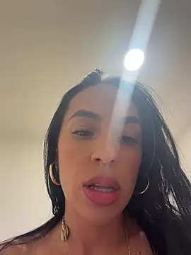 alina_cruz webcam