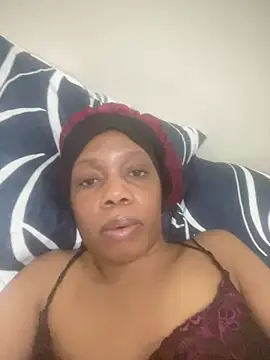 NAUGHTYSHALOTXX webcam