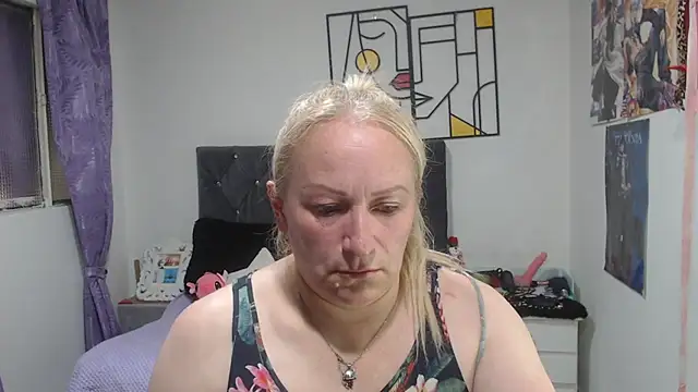 emperabigbootybigass - Emperabigbootybigass's free webcam - UK Sex Cams