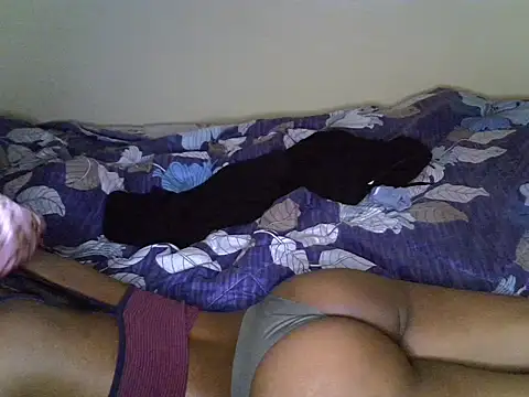 Blossomed10 live cam on StripChat