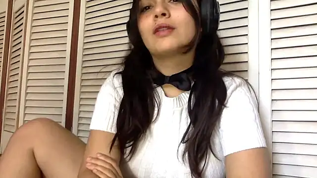 ValentinaCarnohan live cam on StripChat