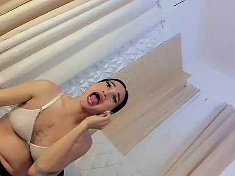 twerkitlike_twinkle webcam