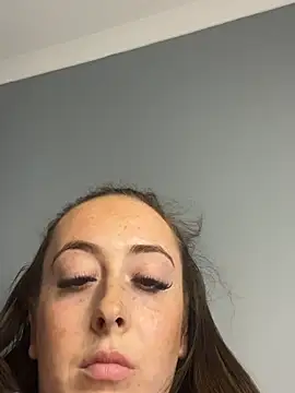 brunettebarbiexx_'s live room