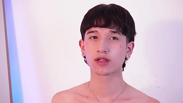 suki_dolll (M twink) - oil on my cock and masturbation