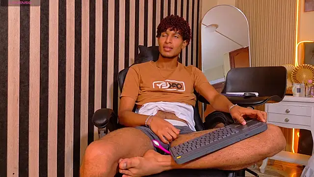 Alex_Bloom webcam