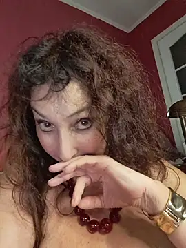 GypsyEsmeralda webcam
