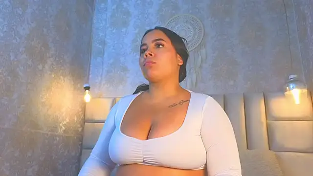 EmilyQueen3x webcam