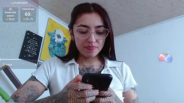 ZoeBakers_ webcam
