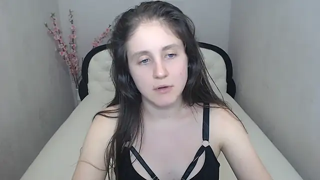 Holliy_Cooper webcam