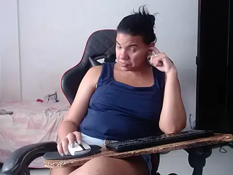 Adriana_0312 webcam