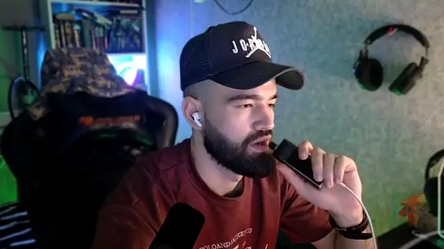_Serious_Man webcam