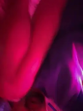 LoveButtFuckin webcam
