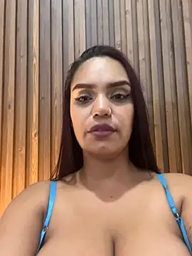 Sara-77 live sex cam