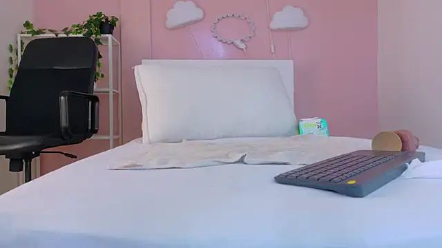 SeleneGibson__ webcam