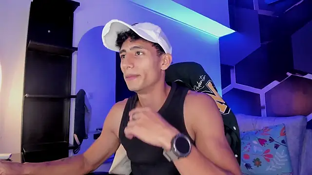 MaxiimoRomano_ webcam