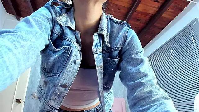 naomidibello webcam