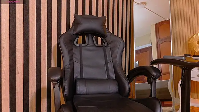 Alex_Bloom webcam