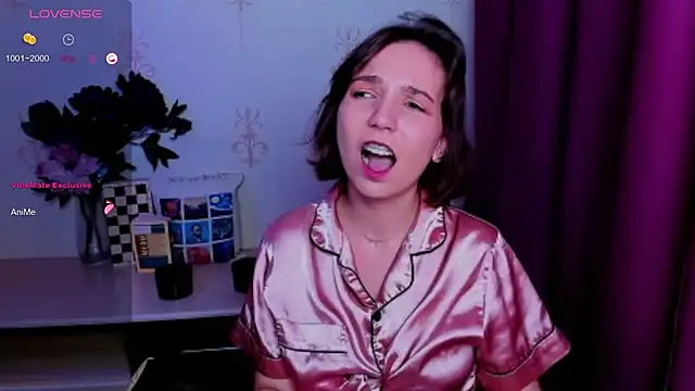 KindHazelHere_ webcam
