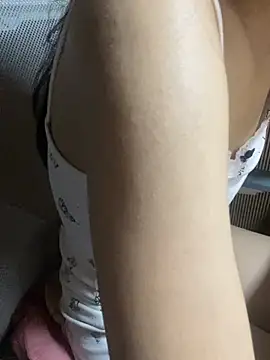 Mina048 webcam