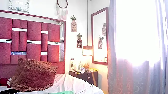 sofy_bonnet1 webcam