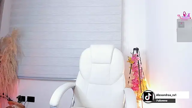 Alexandra_ra webcam
