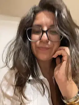 NadiraNoor webcam